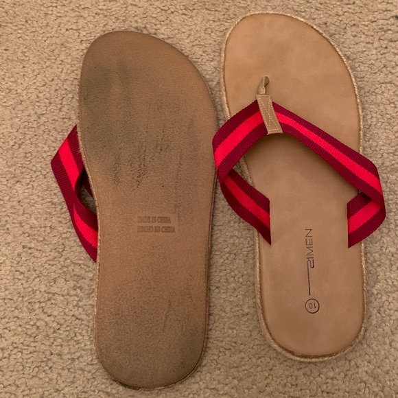 Size 10 flat flip flops - Picture 4 of 4